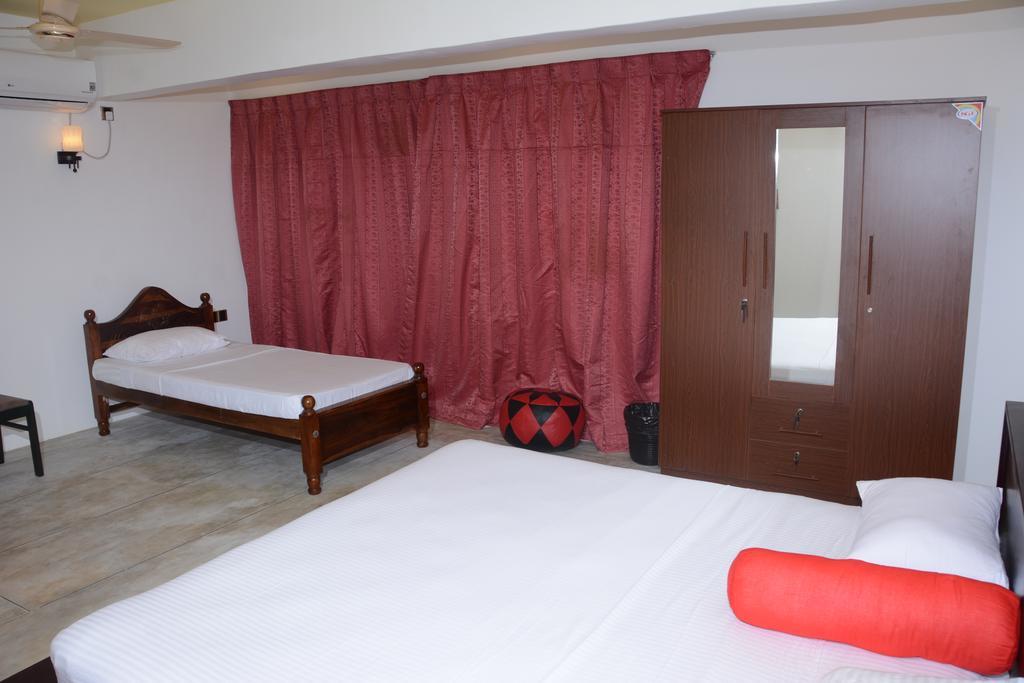 Hotel Tobiko Trikunamalaja Zewnętrze zdjęcie