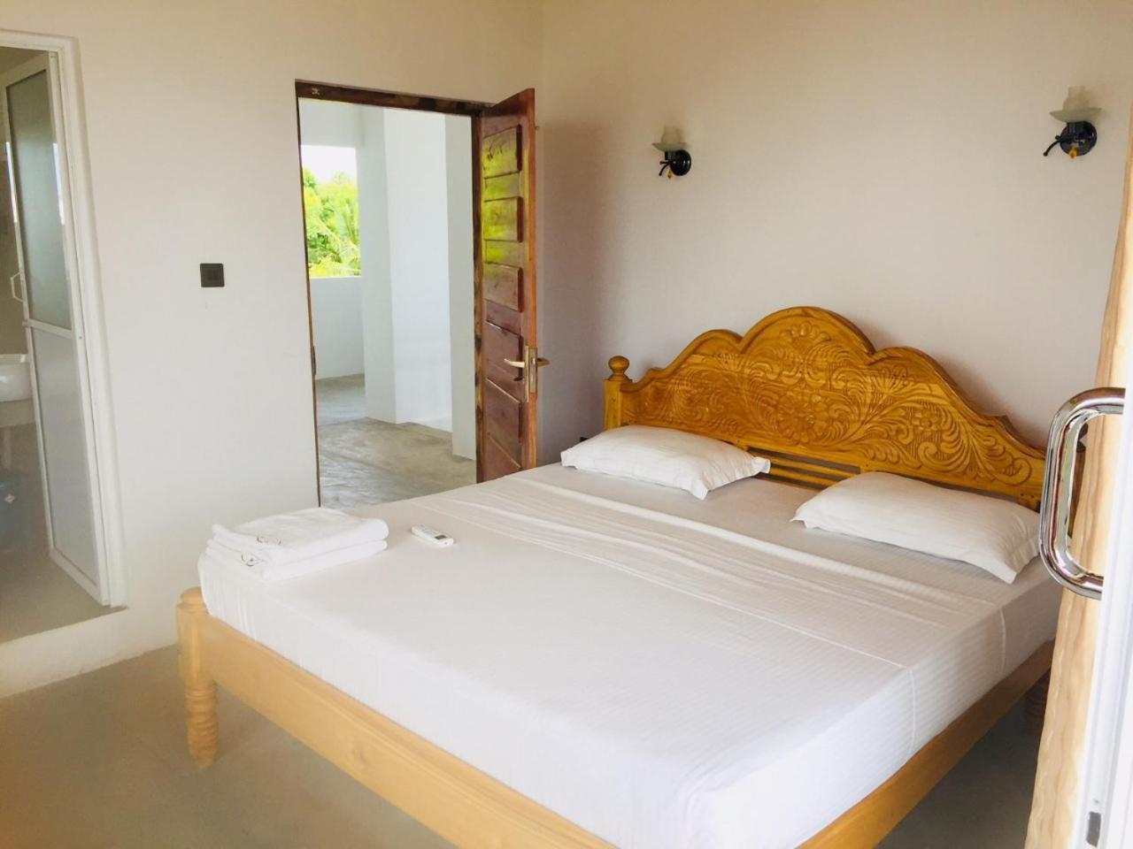 Hotel Tobiko Trikunamalaja Zewnętrze zdjęcie
